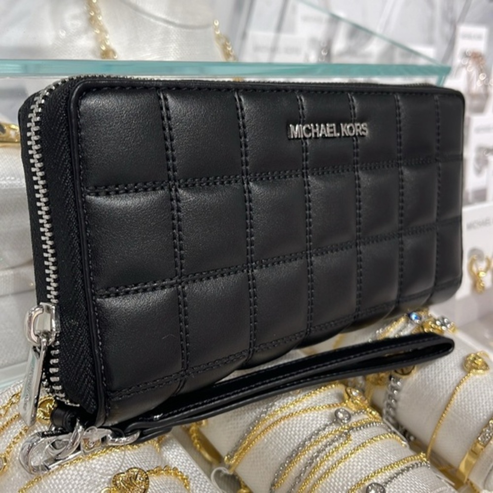 MICHAEL KORS Continental Wristlet Phone Case Wallet 
Black 
NWT